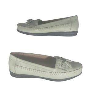 Dr. Scholl's Women's Size 7.5M Light Green Leather Moccasin Loafer Tassel Fringe